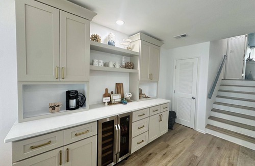 East End Condo | Blue C Turtle, Ocean Mile L-13, Community Pool, Beach View