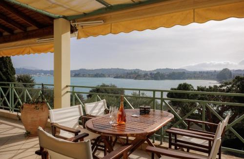 Limni Apartment | Blue Coast Suites - Seaside Retreat with Pool in Exclusive Kommeno
