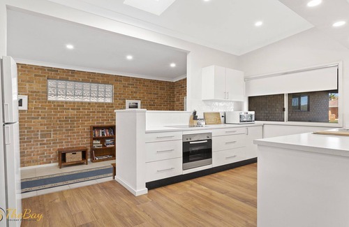Fingal Bay House | Blue Fish - 41 Boulder Bay Road - Pet Friendly and walk to Fingal Bay Beach
