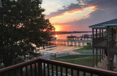 Tranquil Harbour House | Blue Fish Shack by Oak Island Accommodations