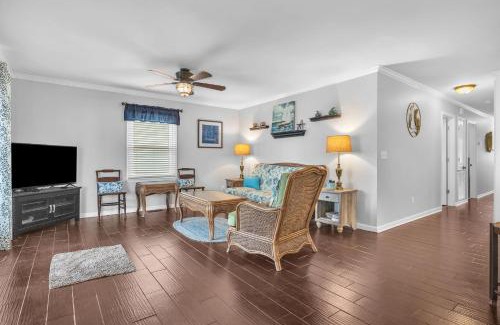Tranquil Harbour House | Blue Fish Shack by Oak Island Accommodations