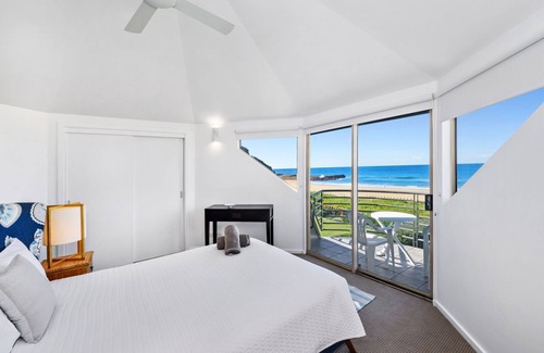 North Avoca House | Blue Haven - Absolute Beachfront
