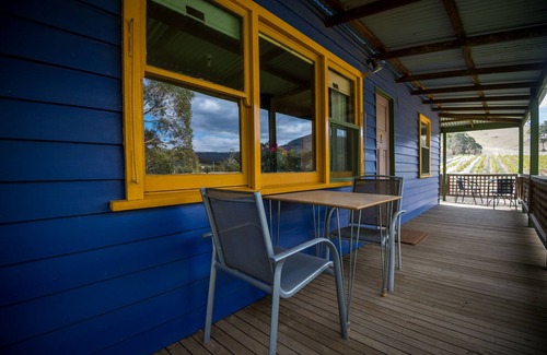 Mount Cole Cabin | Blue House at Mountainside Wines