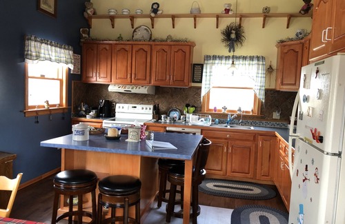 Middleburg House | Blue House on the Hill