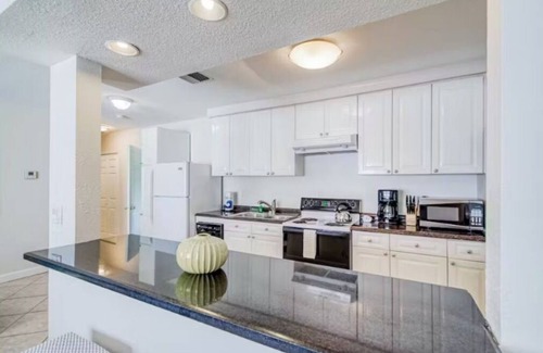 East Fort Lauderdale Apartment | Blue Lagoon is a cozy coastal retreat one block from the beach.
