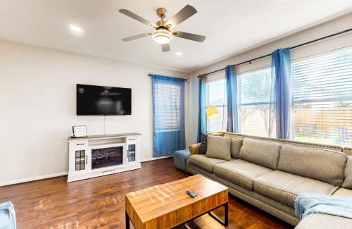 Spring House | Blue Maple by WE Travel
