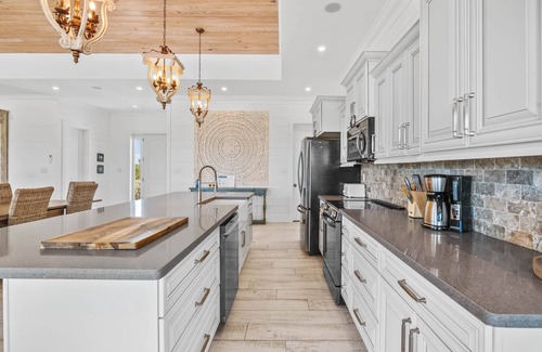 William's Town Villa | Blue Reef Villa, New build located on one of Little Exuma's Lazy Rivers!