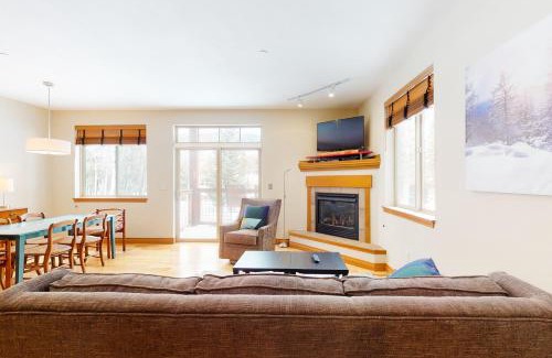 Willow Grove Apartment | Blue River Townhome Unit D6