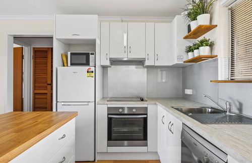 Victor Harbor Apartment | Blue Seas on the Esplanade