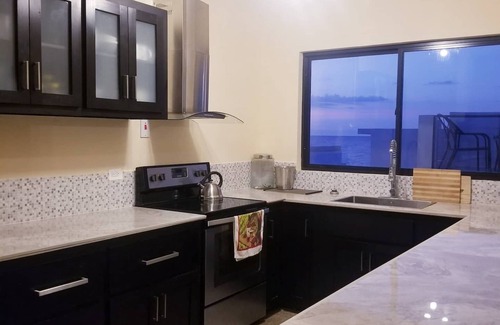 Runaway Bay Apartment | Blue Shores Hideaway