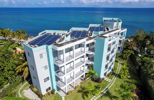 Tower Isle Resort | Blue-sky penthouse