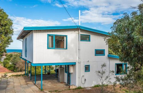 Guilderton House | Blue View - UNINTERRUPTED OCEAN VIEWS FOR MILES