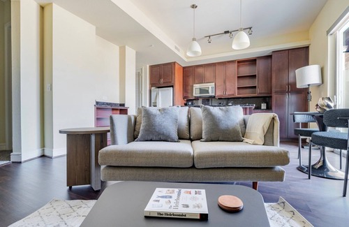 Downtown Austin Apartment | Blueground | Bouldin Creek, pool, nr Barton Springs