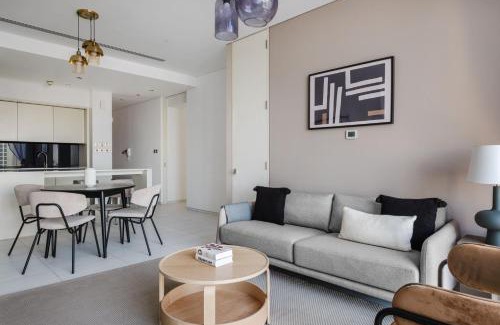 DIFC Apartment | Blueground DIFC indoor pool fitness center DXB-1515