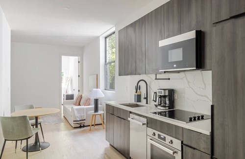 Greenpoint Apartment | Blueground | Greenpoint, terrace, nr McCarren Park