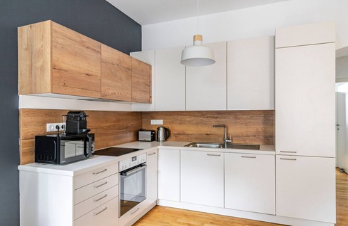 Stuwerviertel Apartment | Blueground | Leopoldstadt, balcony, nr Prater