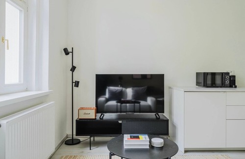 Vrsovice Apartment | Blueground | Prague 10, equipped, VŠFS University (PRG-28)