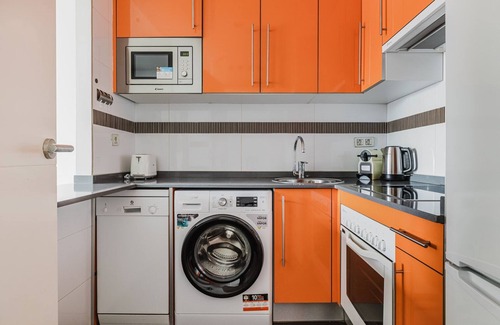 Hortaleza Apartment | Blueground | Virgen del Cortijo, pool, nr green