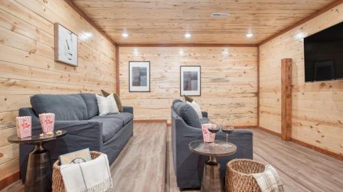 Gatlinburg - Pigeon Forge House | Bluestem by AvantStay Incredible Views w Large Balcony Indoor Pool