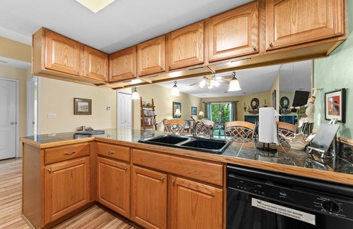 Table Rock Condo | Bluffs Oasis 2 Bedroom Condo by RedAwning