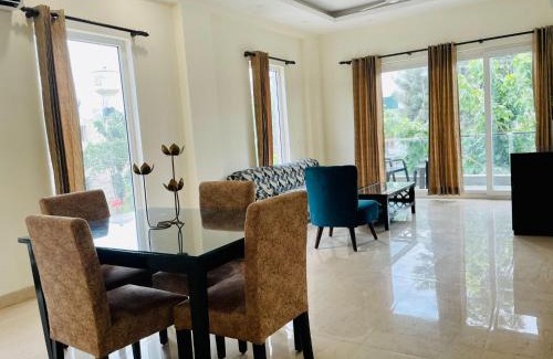 DLF City Apartment | BluO 1BHK - DLF CyberCity, MG Road - Balcony, Lift