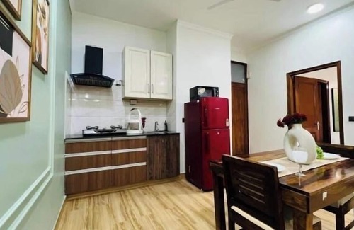 Gurugram Apartment | BluO Awesome 1BHK DLF Galleria Market ,Gym TT