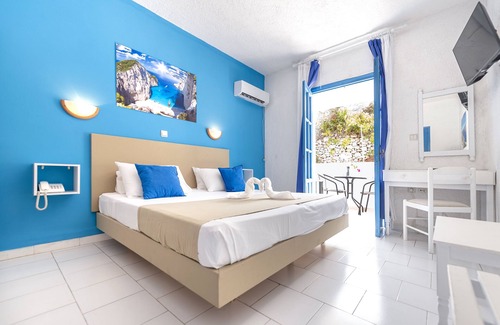 Karpathos Hotel | Bluu Bahari EE