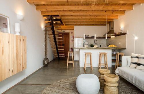 Portimao House | BnB Homes Modern Cozy Townhouse with 2 bedrooms and patio in the Old Town
