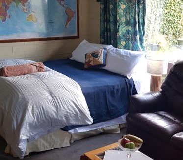 Seacliff Park Bed & Breakfast | Bnb with sea views and pool