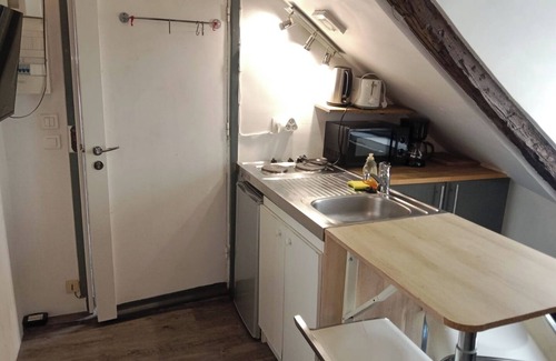 Saint-Gervais Apartment | BnBNook - Bright Studio in Le Marais and Notre-Dame