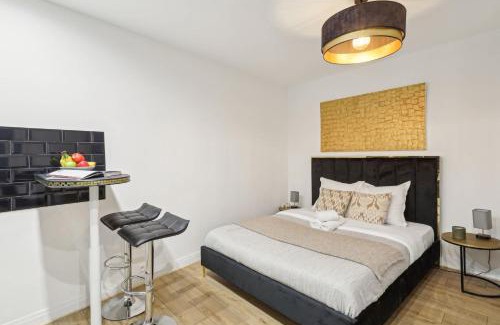 Paris City Center Apartment | BnBNova - Louvre & Tuileries Gardens