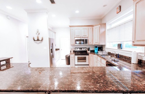 Gulf Shores House | Boardwalk Beach Hangout In the Heart of Gulf Shores!nUpper Unit B