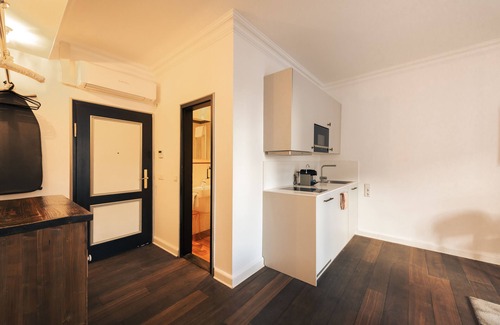 Mitte Apartment | Bob W Mitte