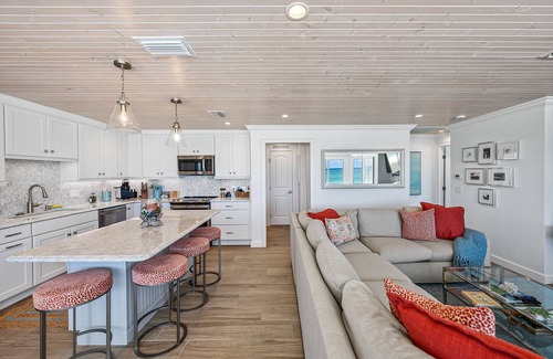 Boca Grande Condo | Boca Grande Beach Club 5F - Gulf Front - Top Floor - Close to Village of Boca Grande - Sleeps 4