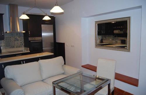 Constantina Apartment | Bodeguetas 1 bedroom with patio pets welcome