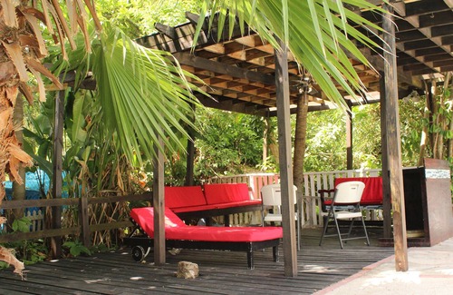 Jack's Hill House | Bohemian Lodge - The Artiste's Boutique Villa