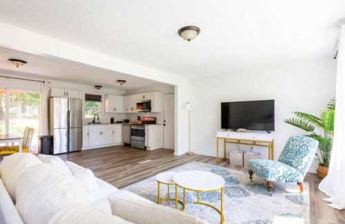 Newton House | Bohemian Retreat Newly Remodeled with New Hot tub