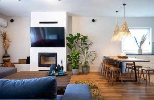 Glyfada Apartment | Boho apartment next to the sea
