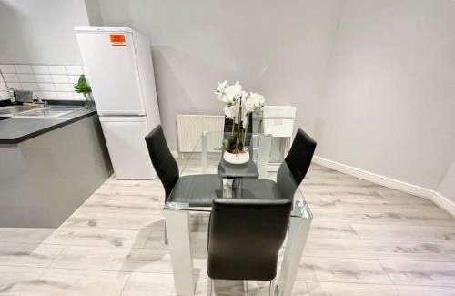 Soho Apartment | Boho room in the heart of SOHO 2, Shared Accommodation