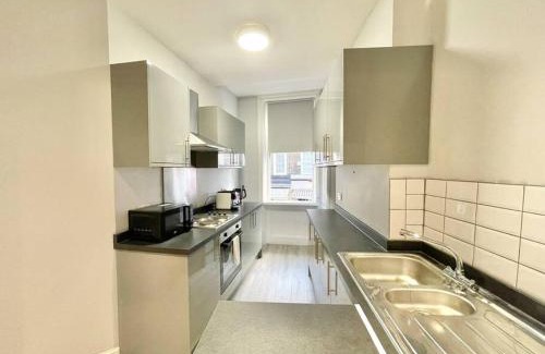 Soho Apartment | Boho room in the heart of SOHO 2, Shared Accommodation