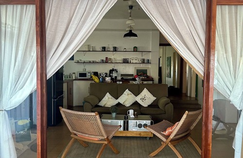 Clarin House | Bohol Beach House Costa Cantagay 4 bdrms for 10-12 pax (beachfront)