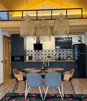 Slavske Ski Chalet | Boiko house - котеджі з чаном-джакузі