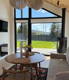 Slavske Ski Chalet | Boiko house - котеджі з чаном-джакузі