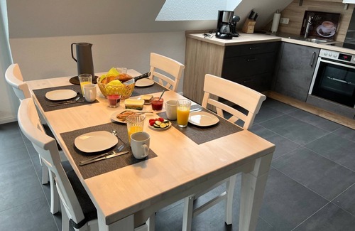 Neu Hauen Apartment | Boje - Nagelneue Hundefreundliche Obergeschosswohnung in Greetsiel!