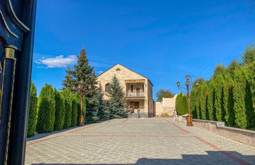 Tsaghkadzor Apartment | Большой дом с камином в центре Цахкадзора
