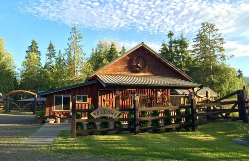 Sequim Cabin | Bond Ranch Retreat, Family Cabins under the stars, enchanting Olympic Peninsula.