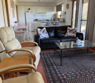 Clunes House | Bonnie Views Cottage