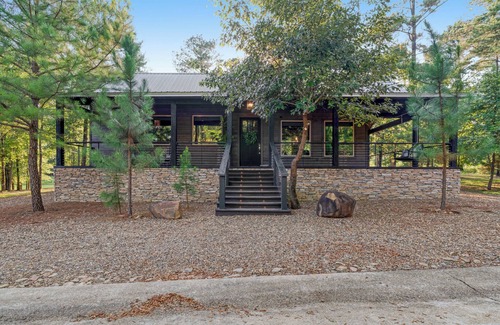 Hochatown Cabin | Book 3 night- 4th night free! Romantic One Bedroom