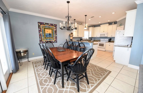 East End House | Book a Fall Week, Save 15%! 5 Palms | Pool & Just a Block from the Beach