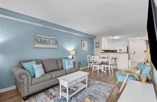 Garden City Condo | BOOK NOW FOR SUMMER! ☀️ 🌊 Oceanview Condo + Pool Access